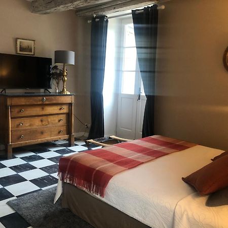 La Maison Des Gardes - Chambres D'Hotes Клюни Экстерьер фото