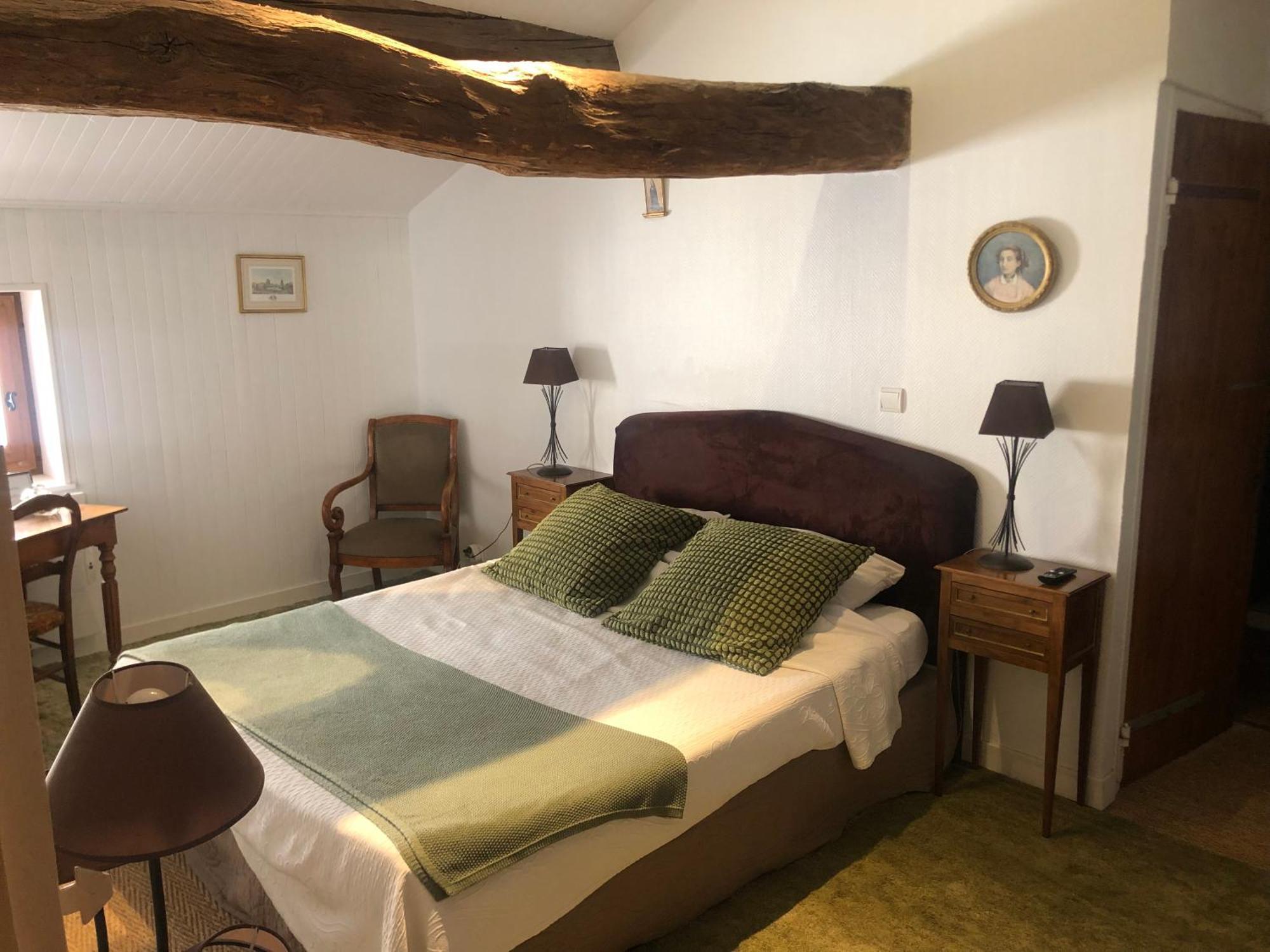 La Maison Des Gardes - Chambres D'Hotes Клюни Экстерьер фото