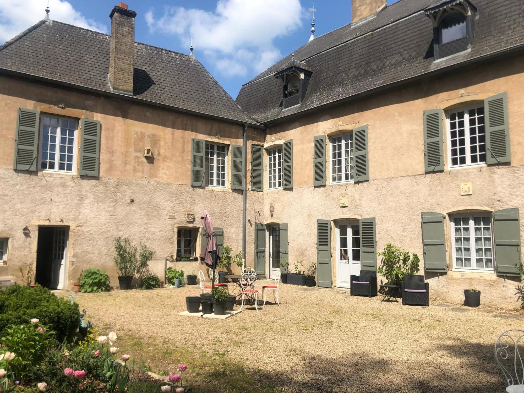 La Maison Des Gardes - Chambres D'Hotes Клюни Экстерьер фото