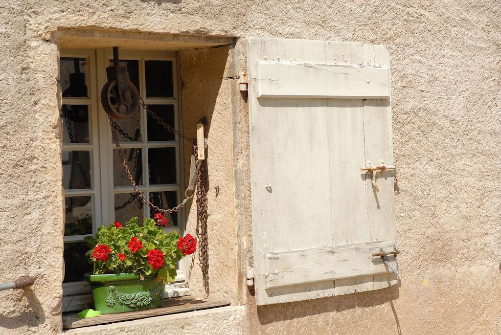 La Maison Des Gardes - Chambres D'Hotes Клюни Экстерьер фото