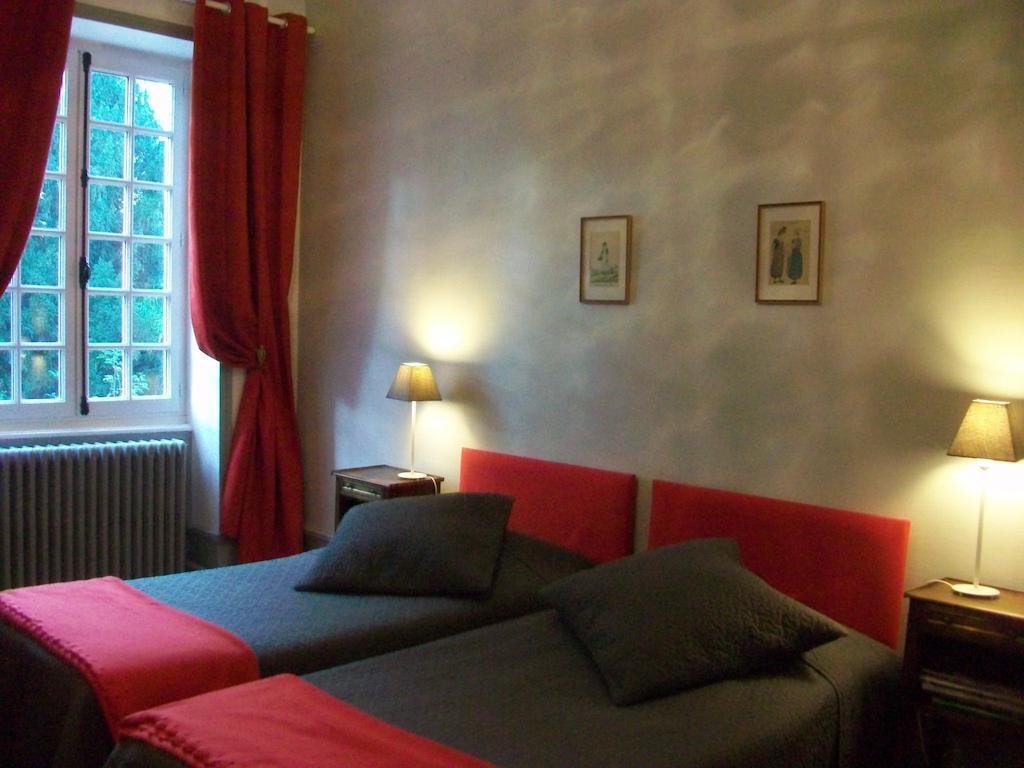 La Maison Des Gardes - Chambres D'Hotes Клюни Номер фото