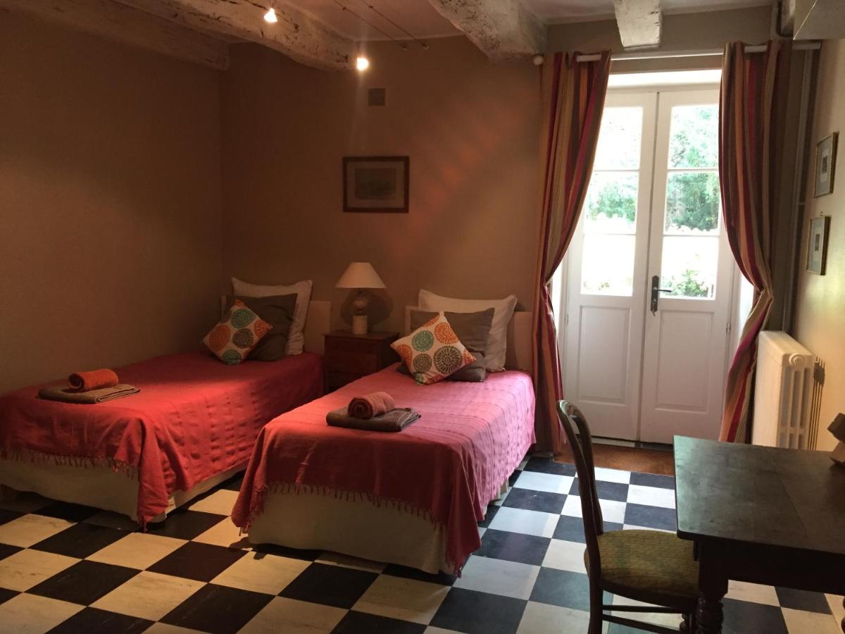 La Maison Des Gardes - Chambres D'Hotes Клюни Экстерьер фото